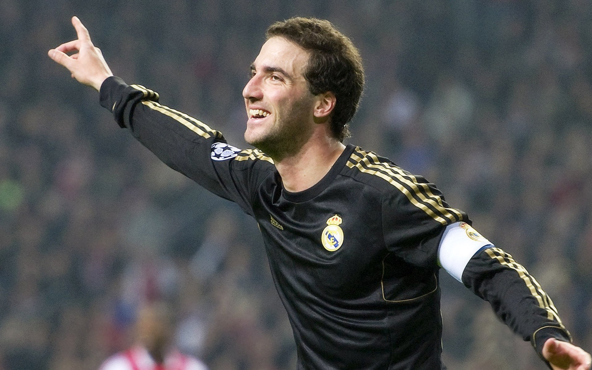 社会影响：电竞与体育活动在青少年第育成中的正面作用，电竞对社会的价值